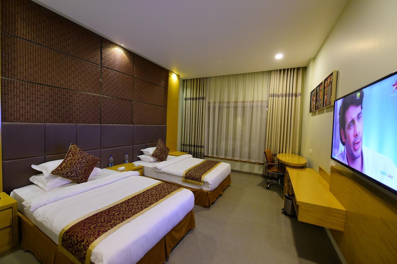 Hotel H - Sandhill Hotels Private Limited อานันด์ ภายนอก รูปภาพ