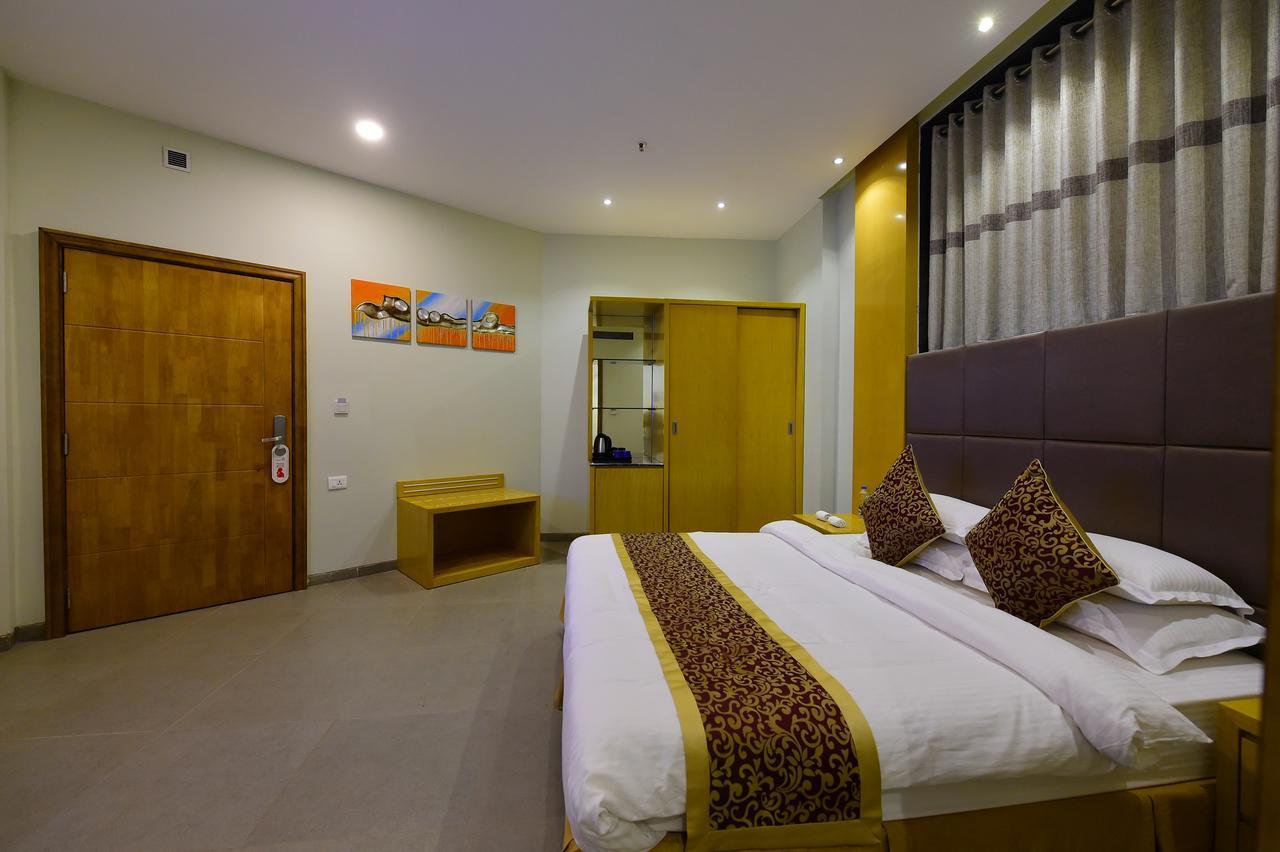 Hotel H - Sandhill Hotels Private Limited อานันด์ ภายนอก รูปภาพ