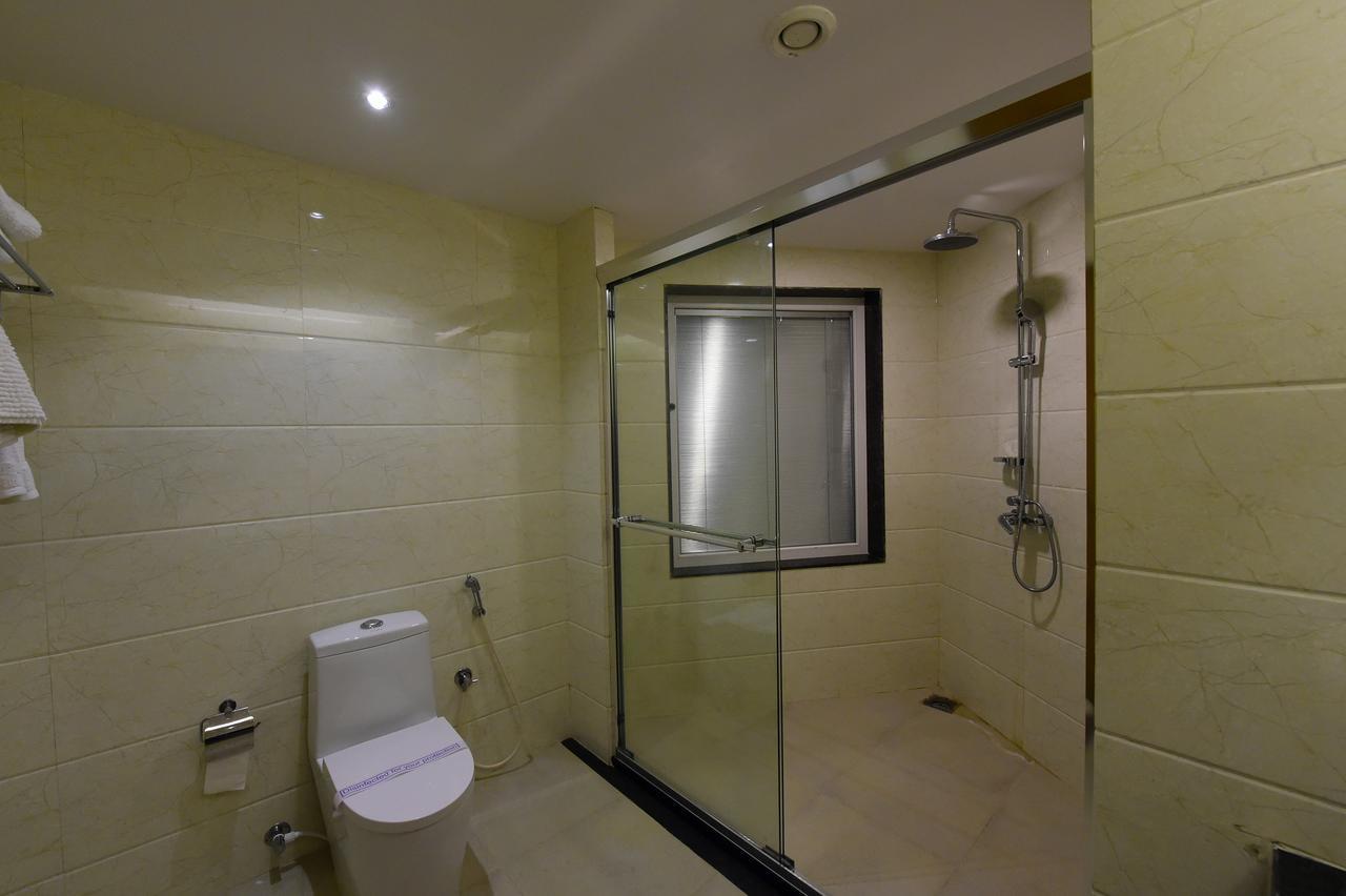 Hotel H - Sandhill Hotels Private Limited อานันด์ ภายนอก รูปภาพ