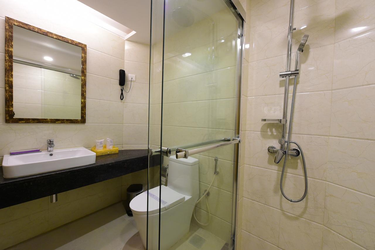 Hotel H - Sandhill Hotels Private Limited อานันด์ ภายนอก รูปภาพ