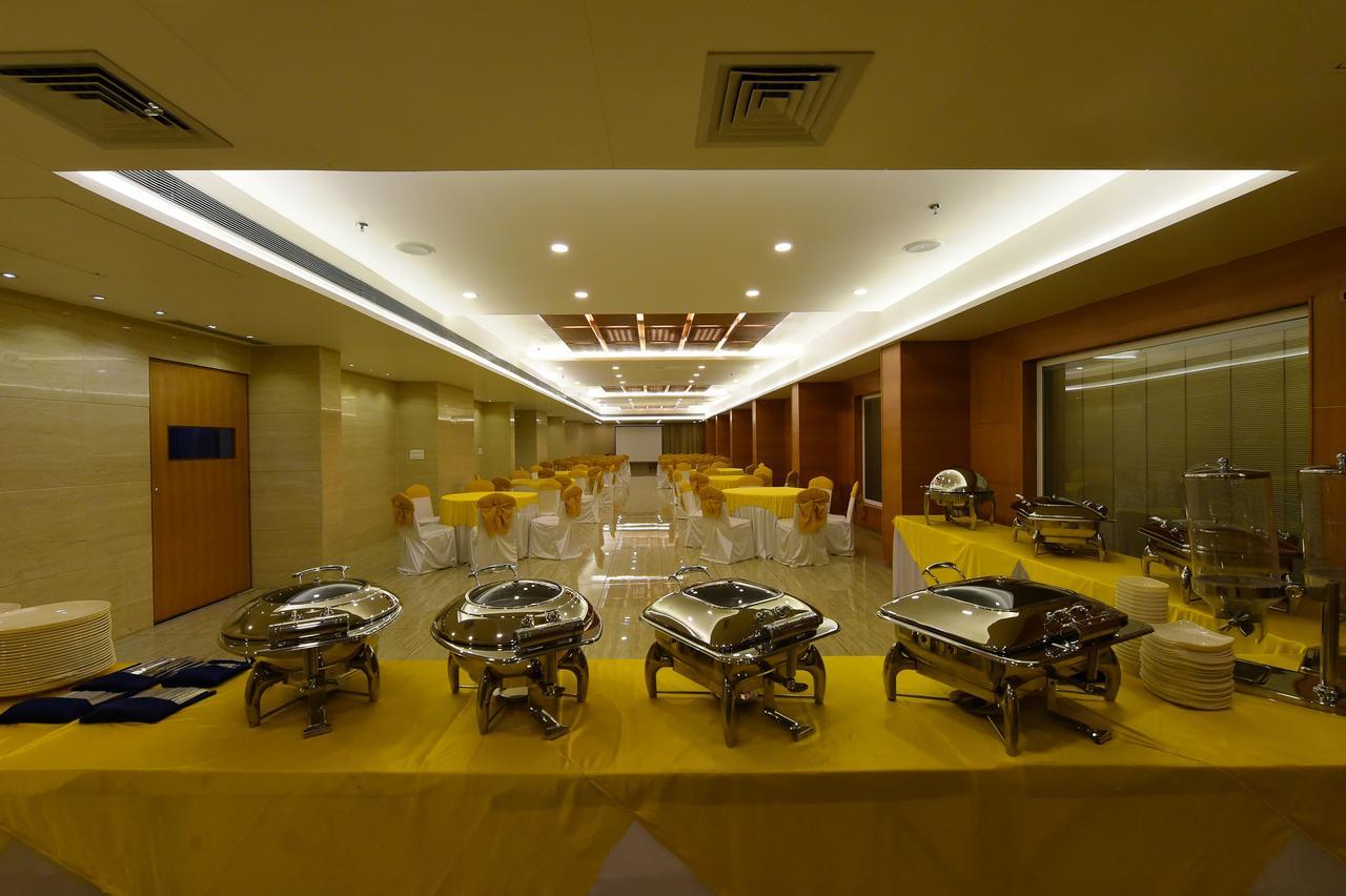 Hotel H - Sandhill Hotels Private Limited อานันด์ ภายนอก รูปภาพ