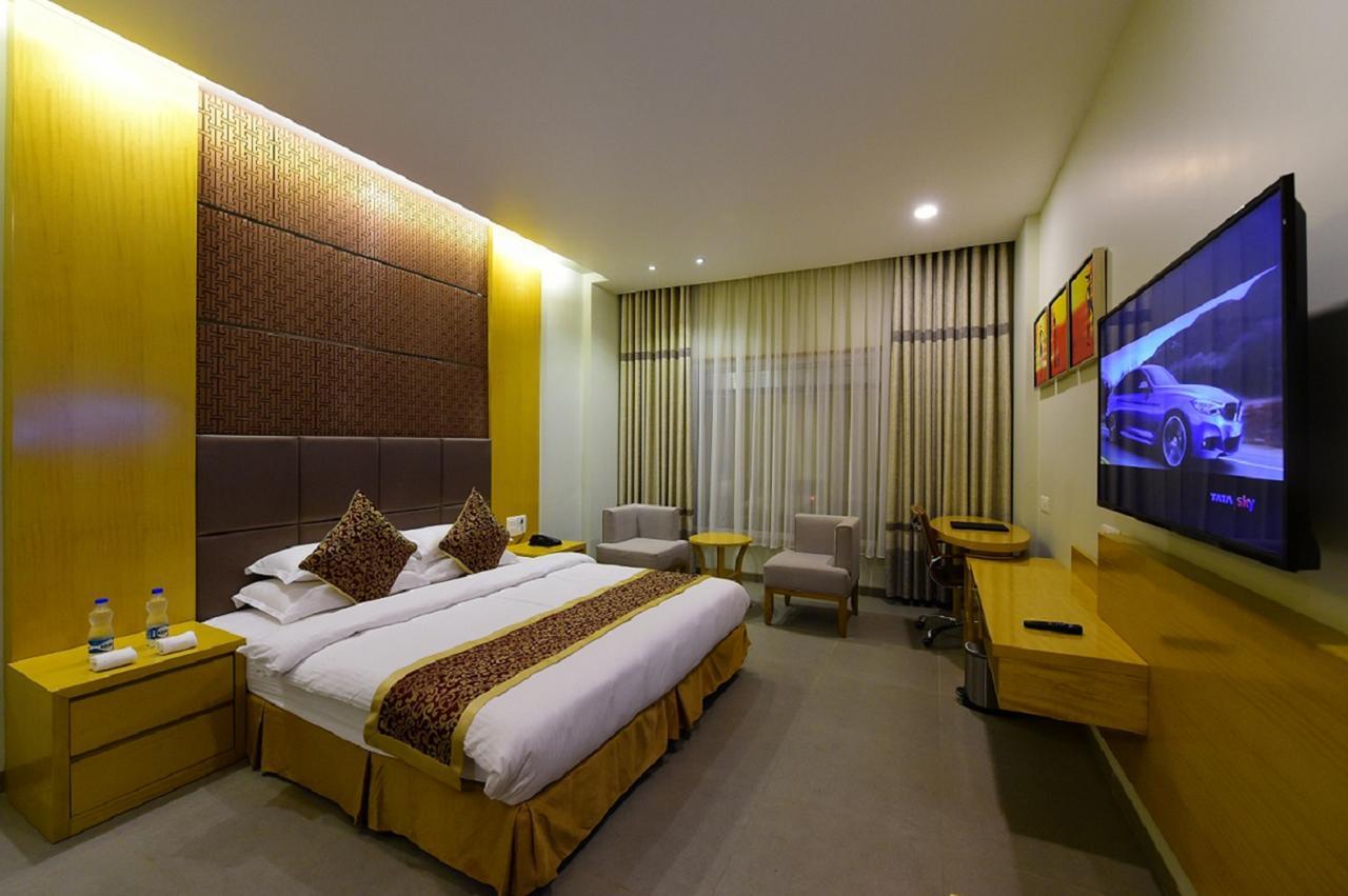 Hotel H - Sandhill Hotels Private Limited อานันด์ ภายนอก รูปภาพ