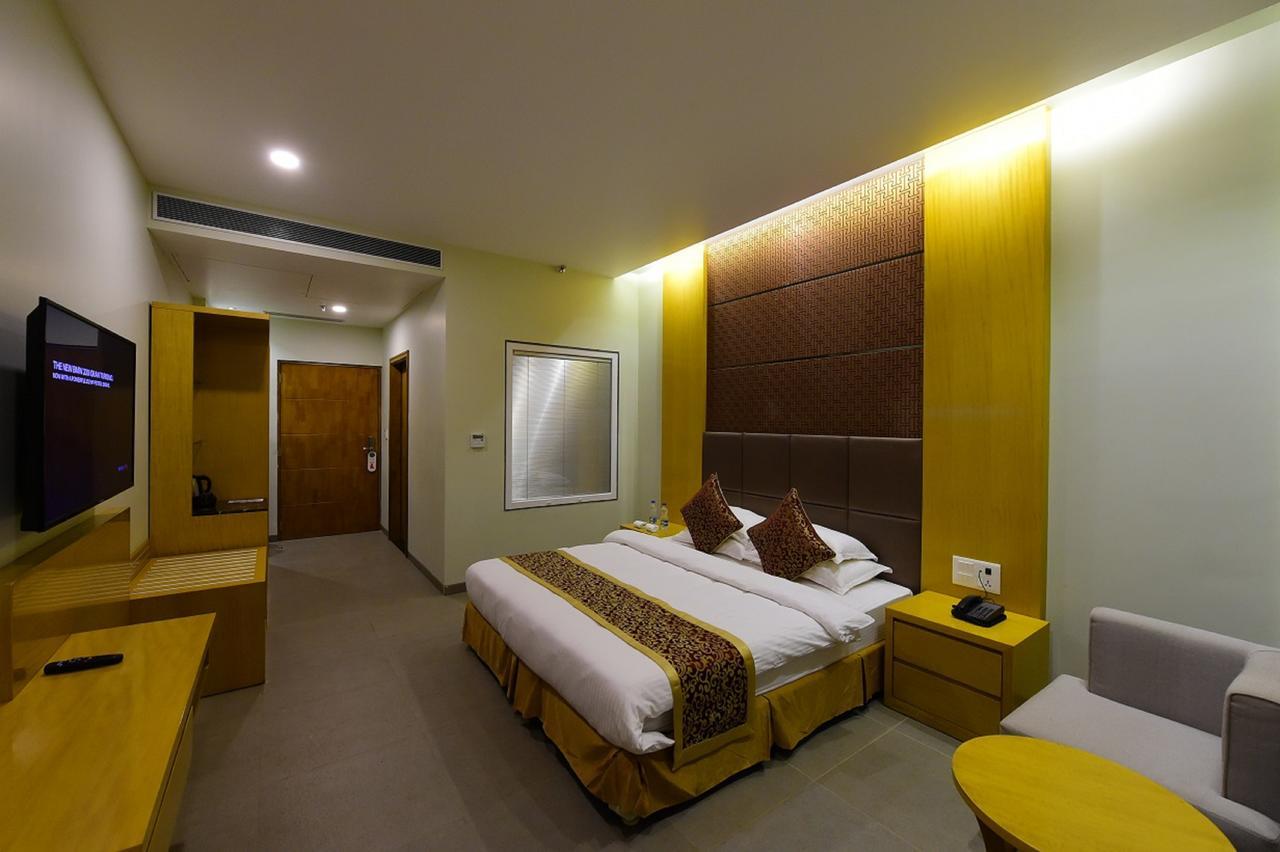 Hotel H - Sandhill Hotels Private Limited อานันด์ ภายนอก รูปภาพ