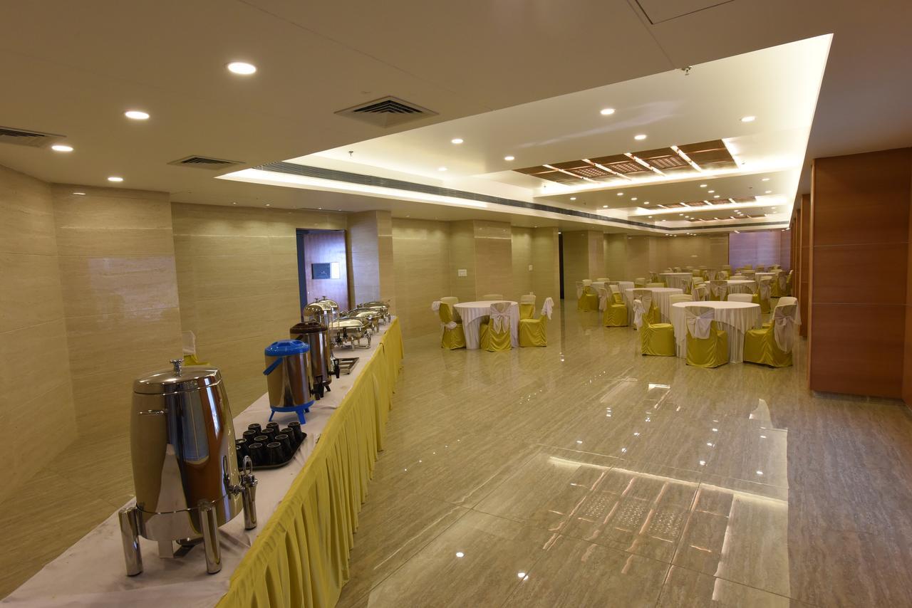 Hotel H - Sandhill Hotels Private Limited อานันด์ ภายนอก รูปภาพ