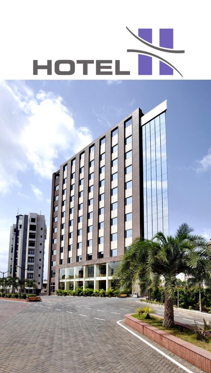 Hotel H - Sandhill Hotels Private Limited อานันด์ ภายนอก รูปภาพ